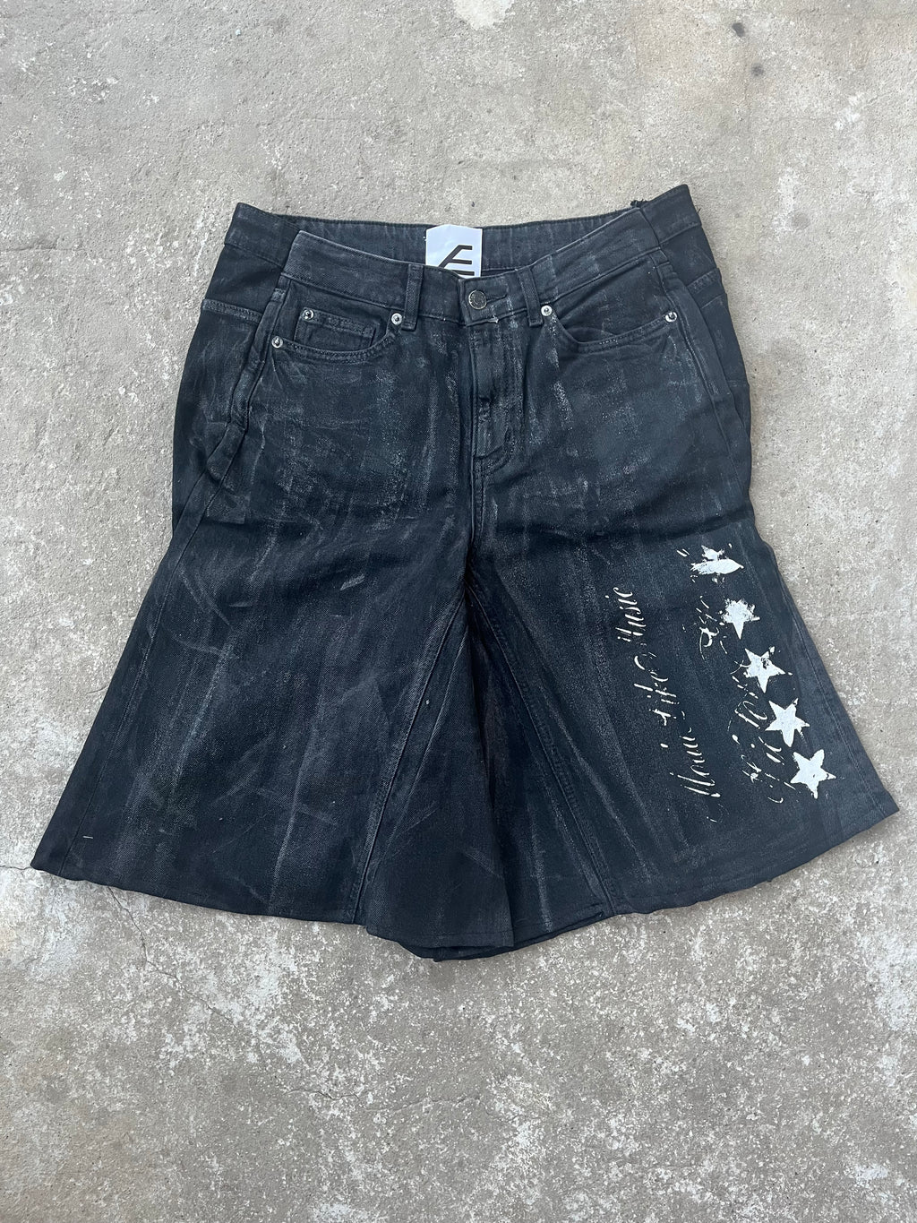 Wax Black Star jorts SS/26