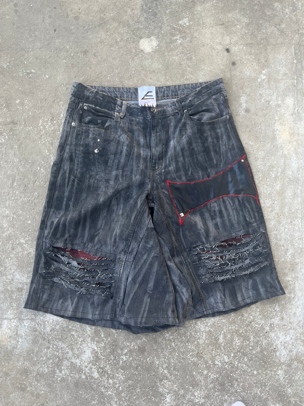 Wax red Distress jorts SS/26