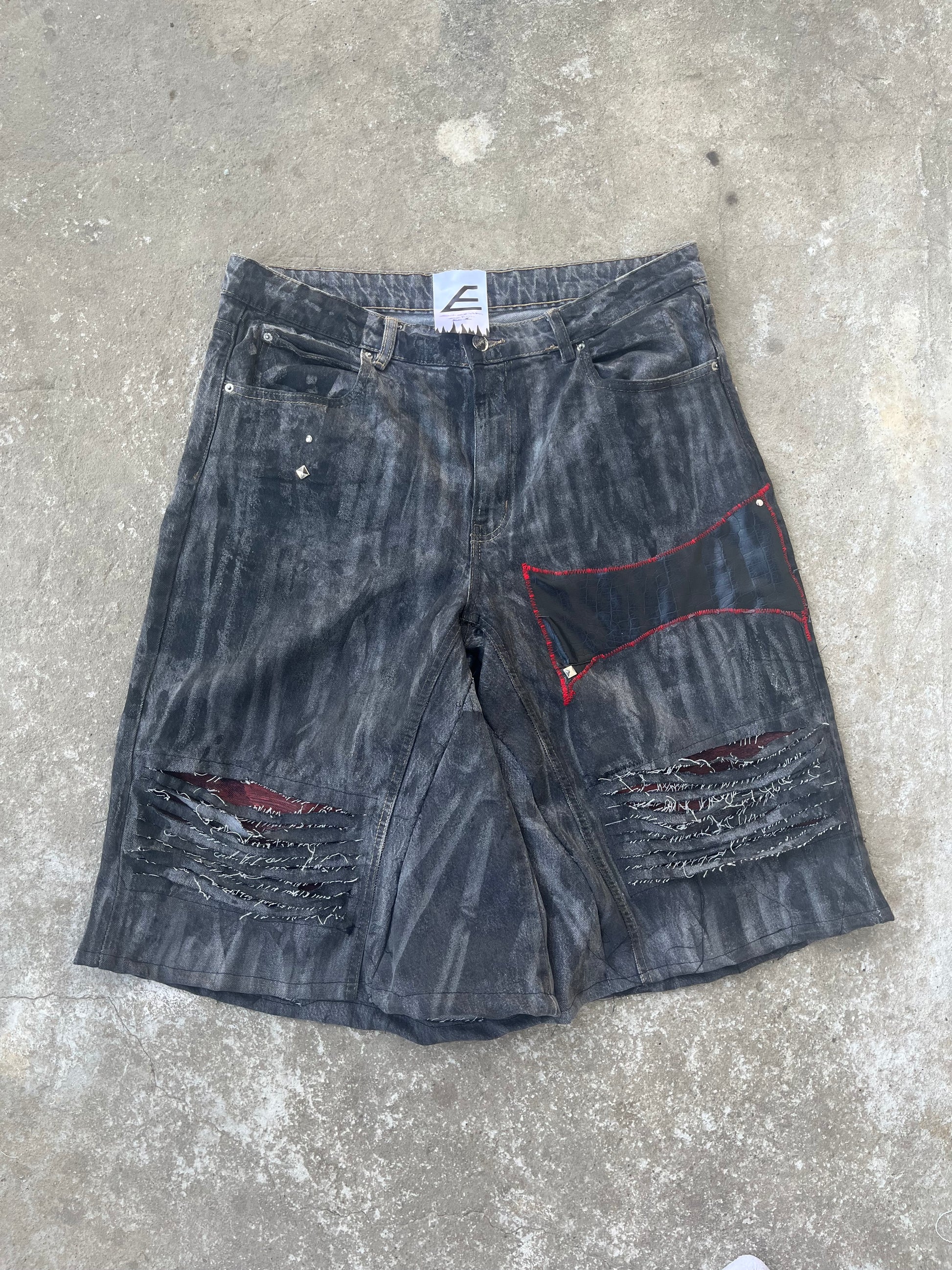 Wax red Distress jorts SS/26