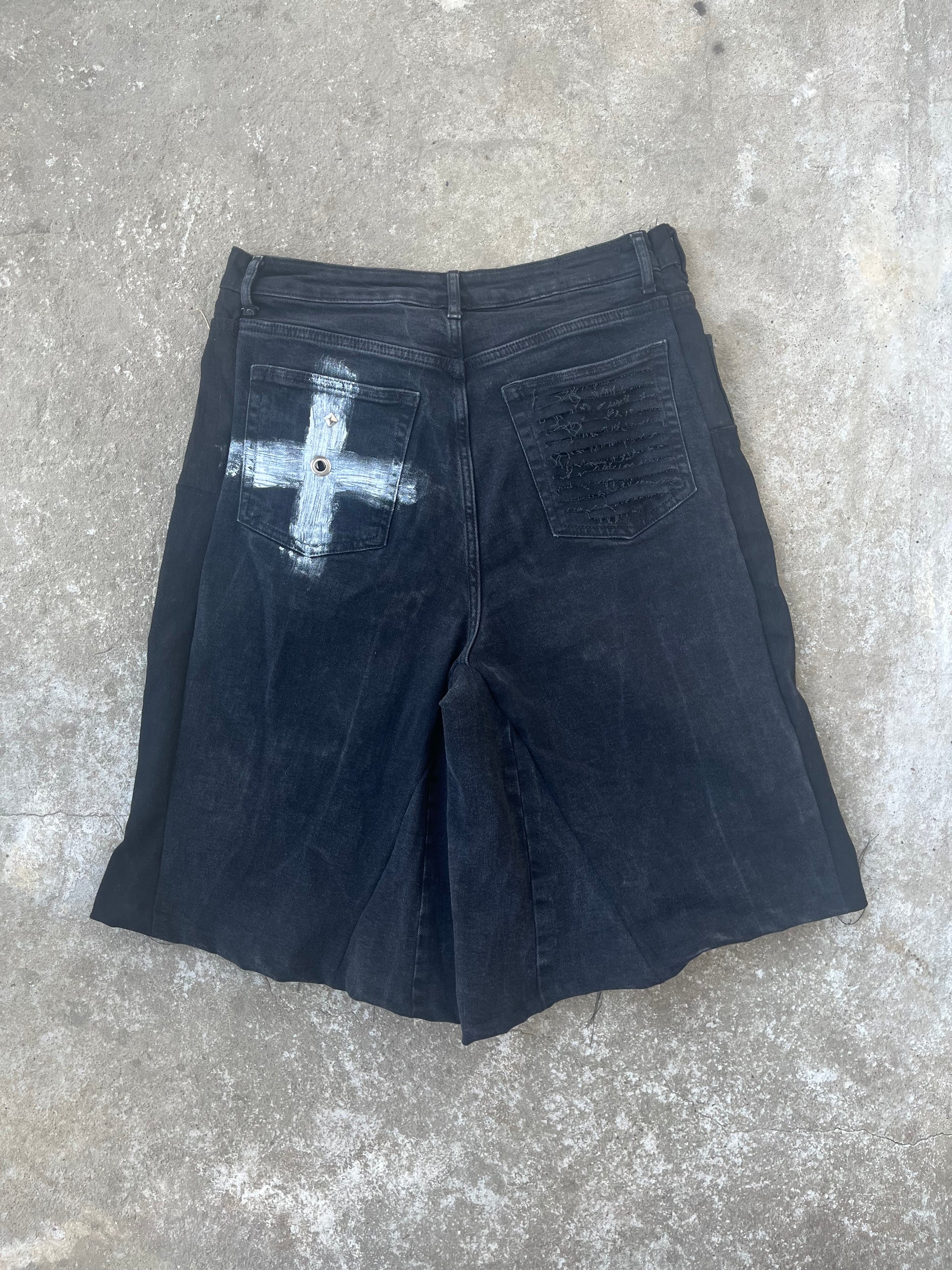 Black Distress jorts SS/26