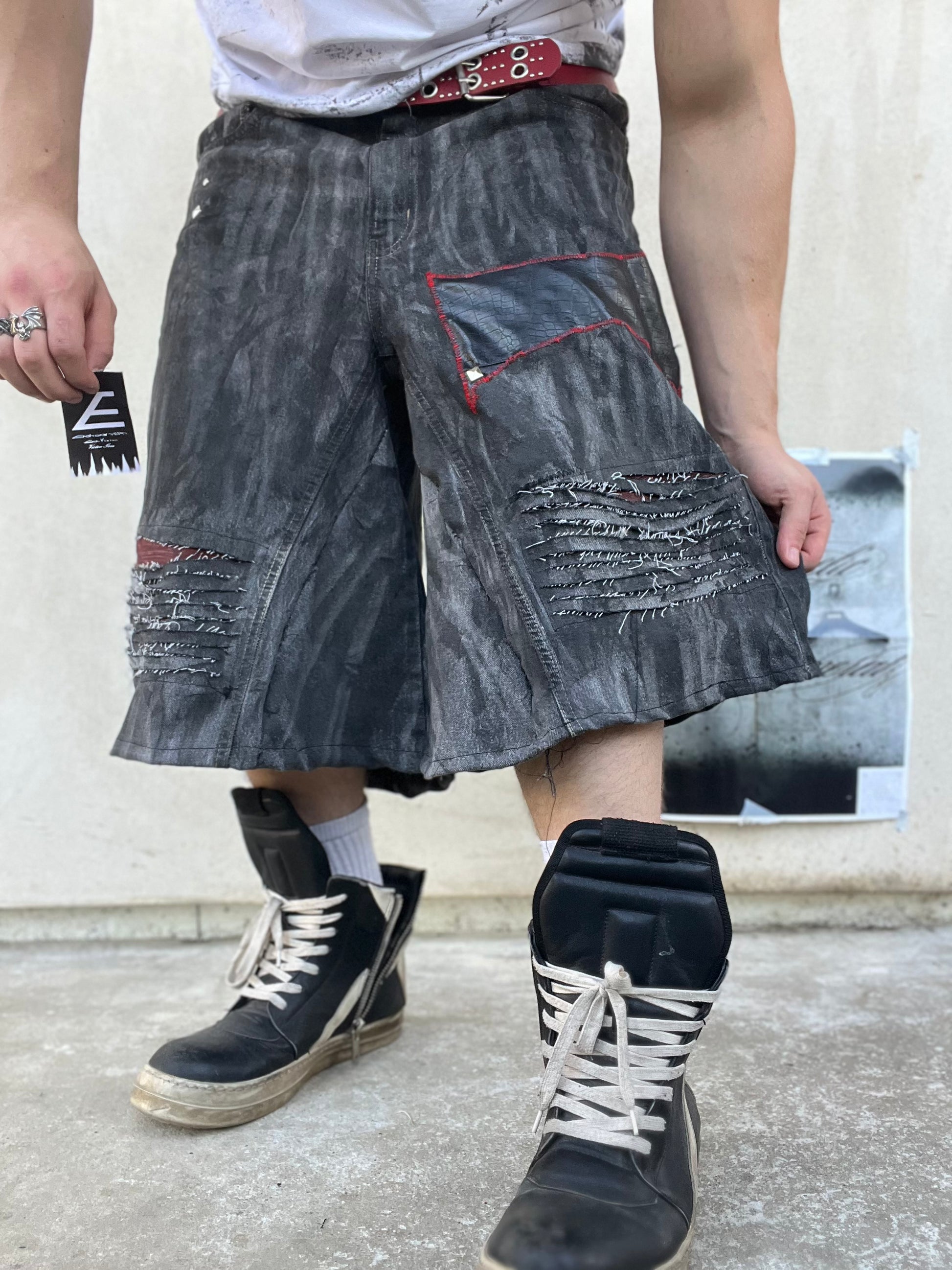 Wax red Distress jorts SS/26