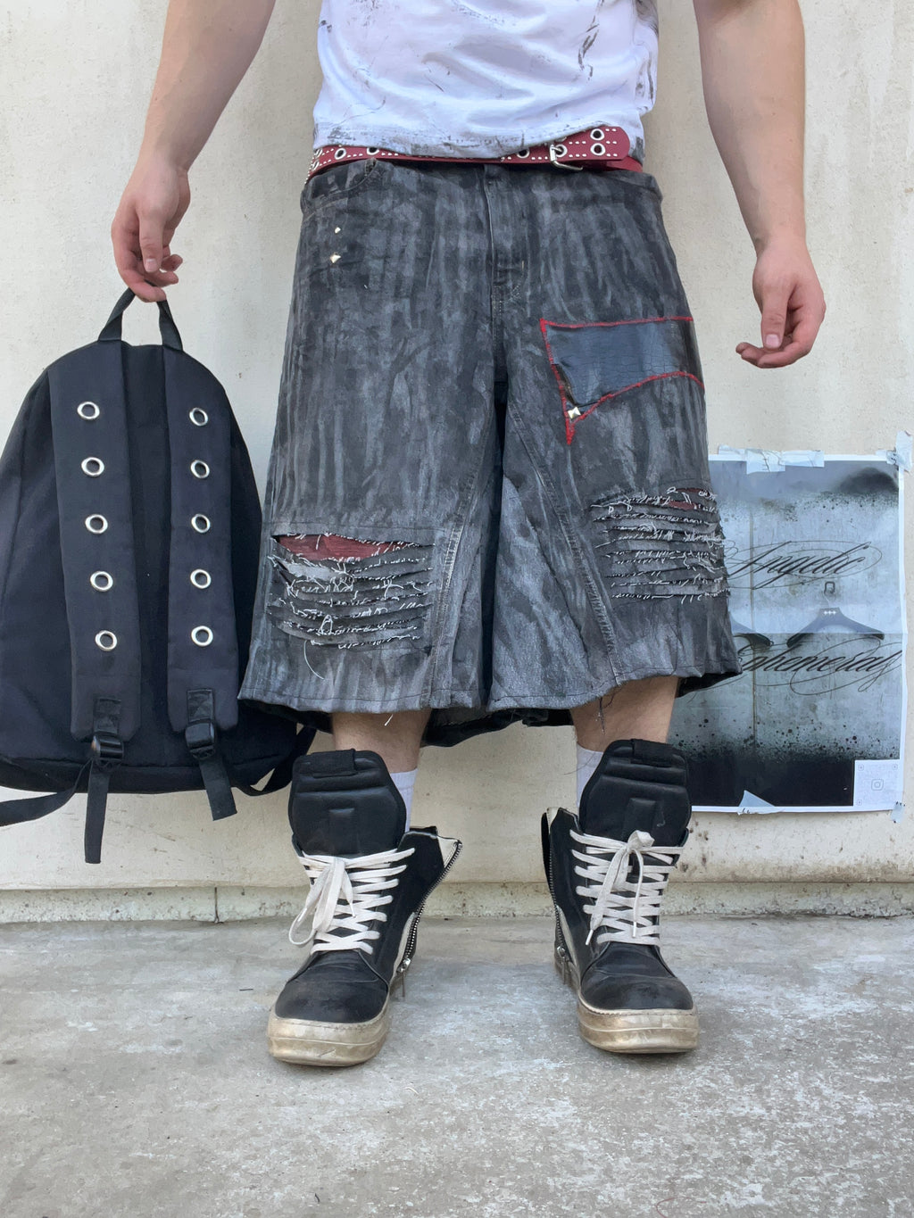 Wax red Distress jorts SS/26