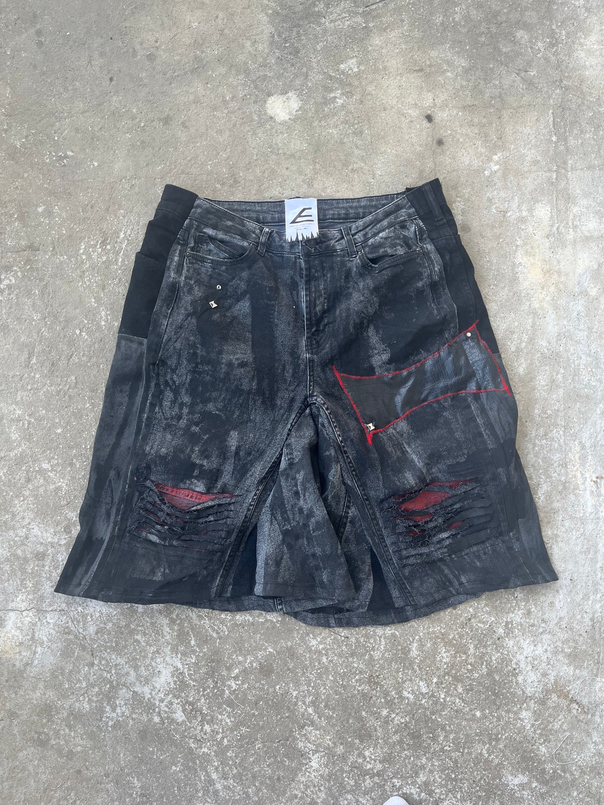 Red Distress jorts SS/26