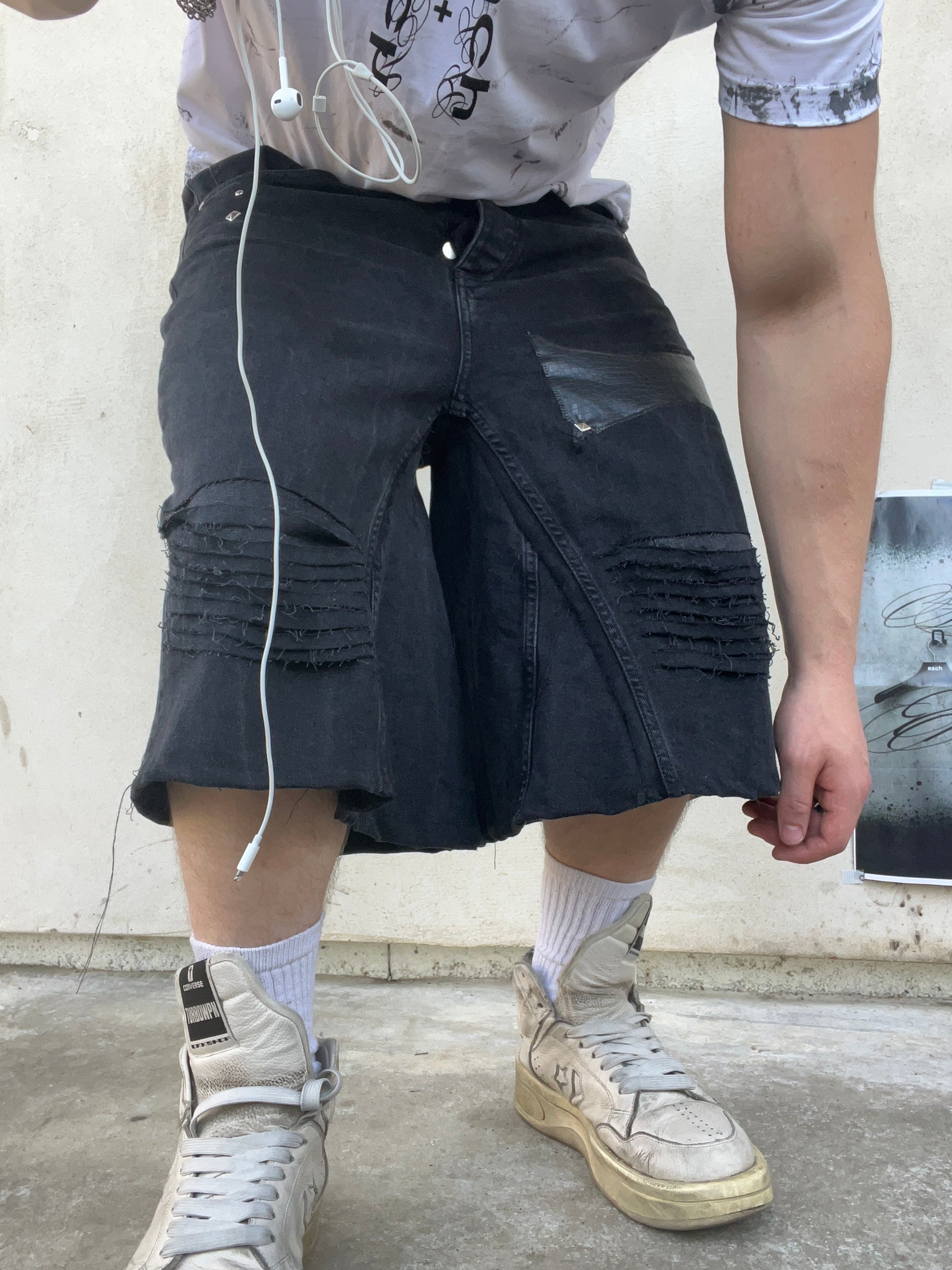 Black Distress jorts SS/26
