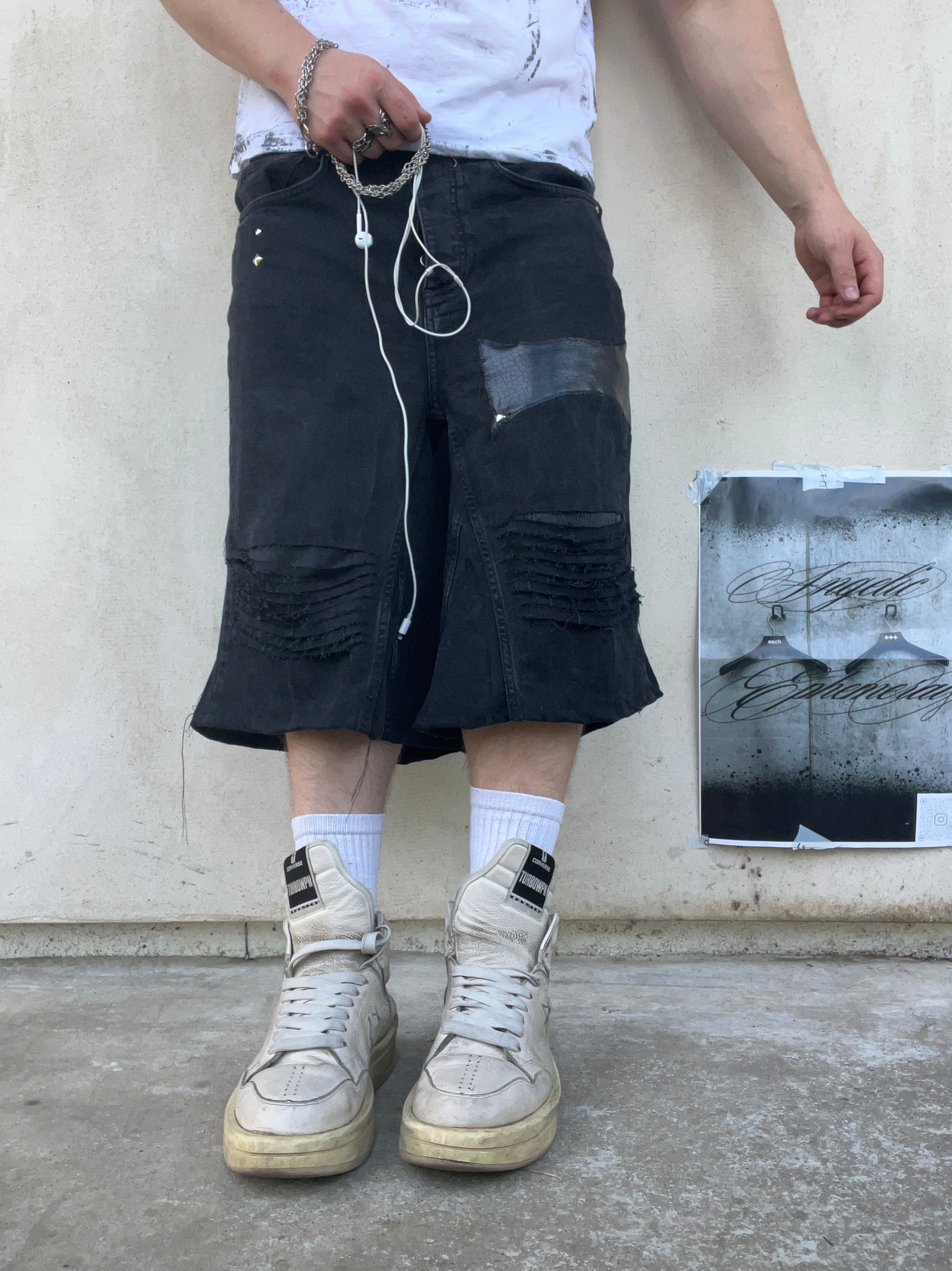 Black Distress jorts SS/26