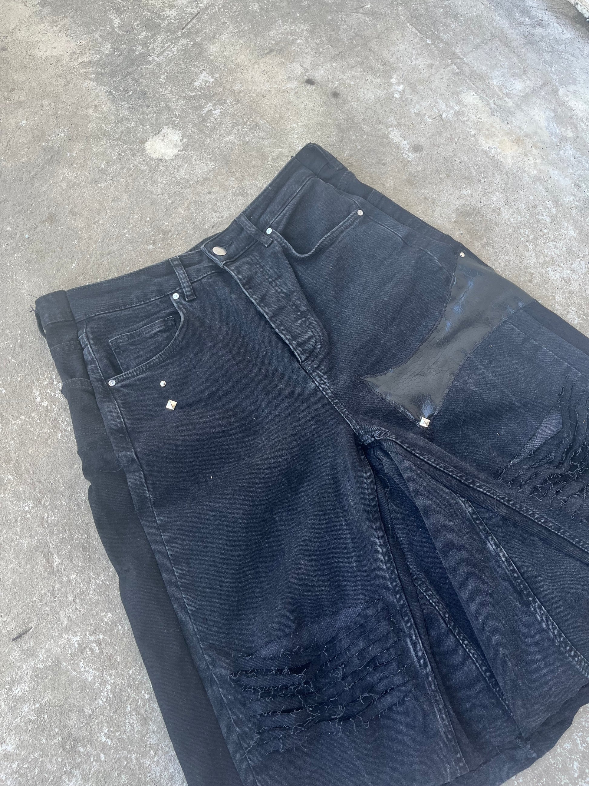 Black Distress jorts SS/26