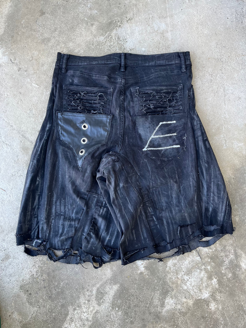 Wax +++ Black jorts ss/26