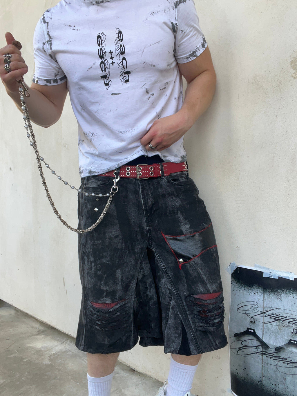 Red Distress jorts SS/26