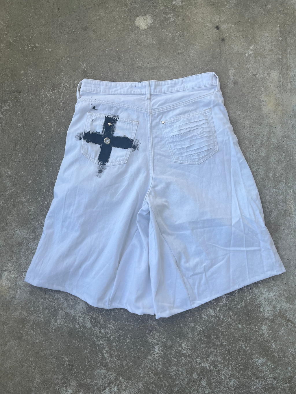 White Distress jorts SS/26