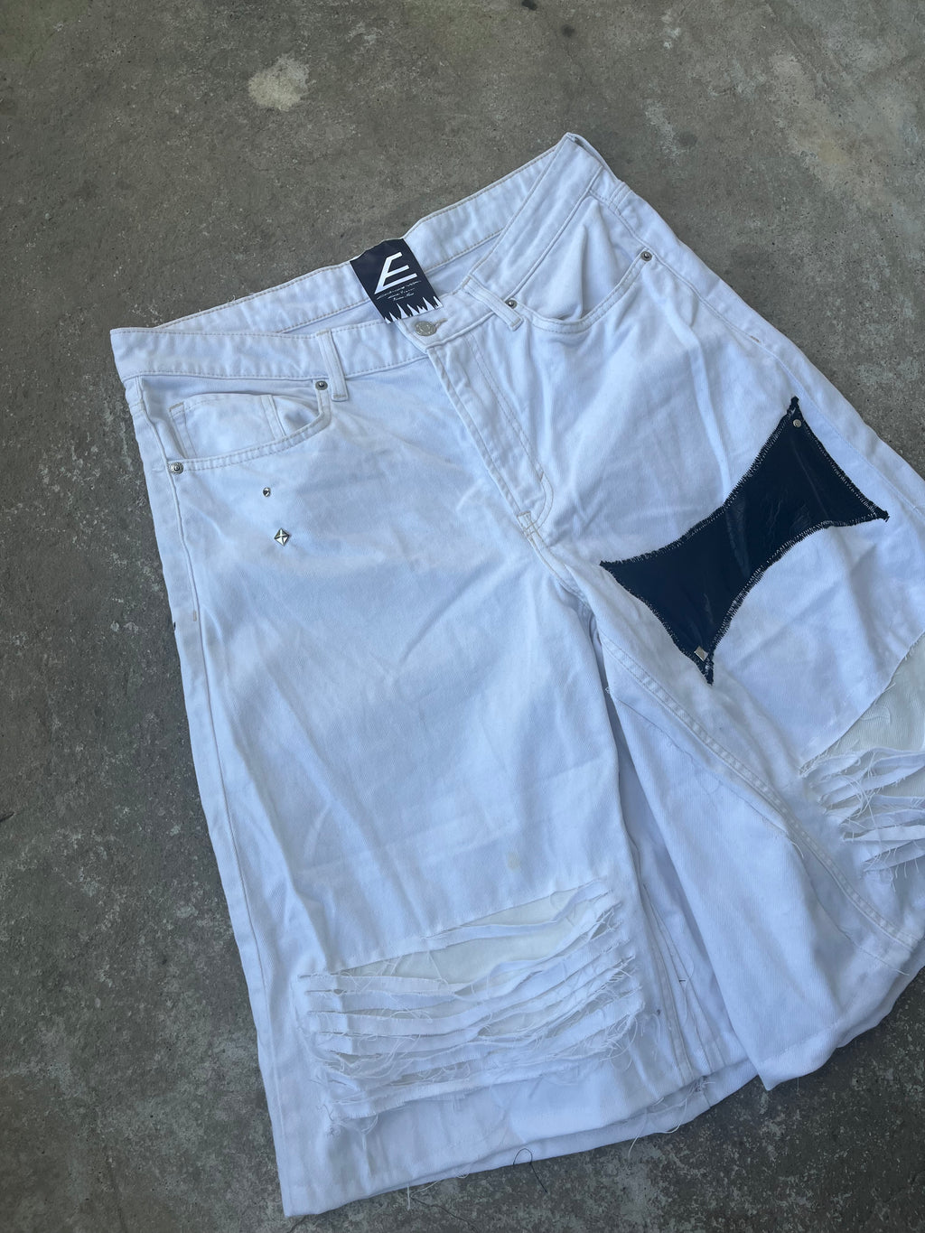 White Distress jorts SS/26