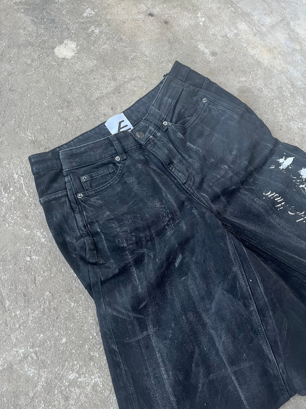 Wax Black Star jorts SS/26